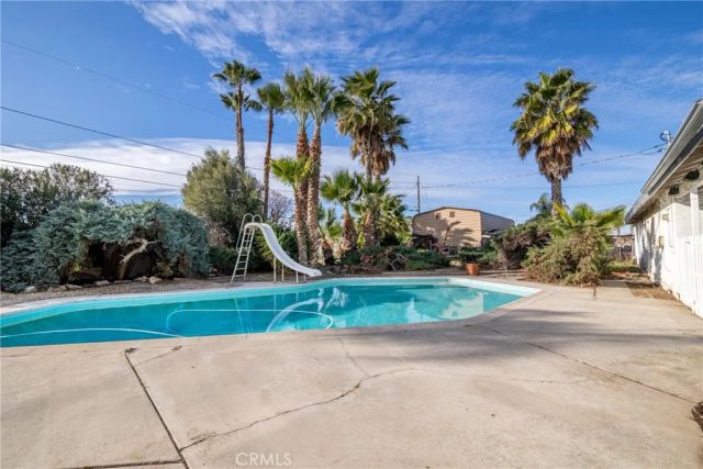 1098 Richards, Perris, CA 92571