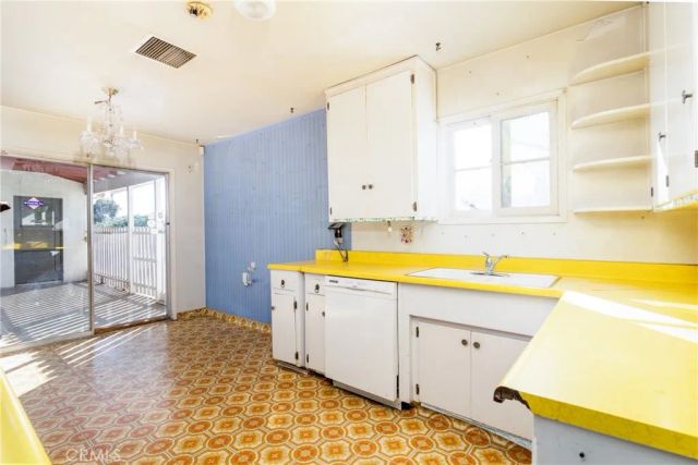 1098 Richards, Perris, CA 92571