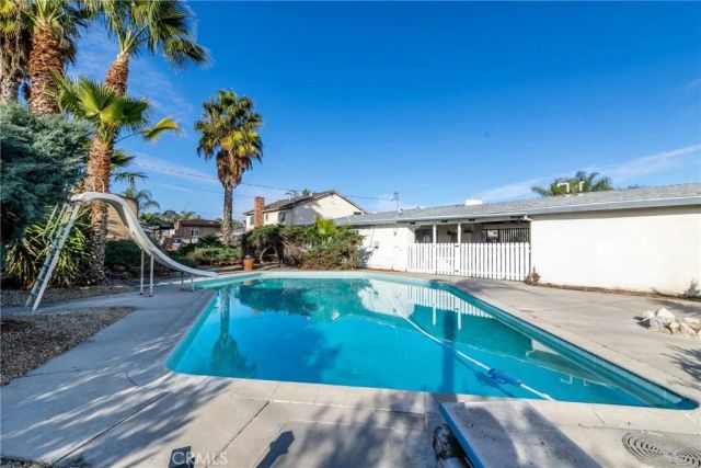 1098 Richards, Perris, CA 92571