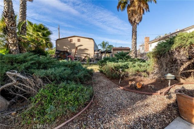 1098 Richards, Perris, CA 92571