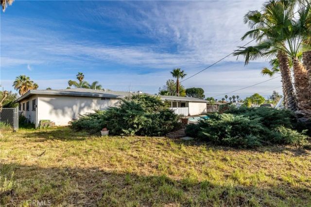 1098 Richards, Perris, CA 92571