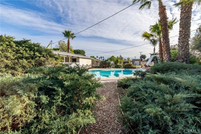 1098 Richards, Perris, CA 92571