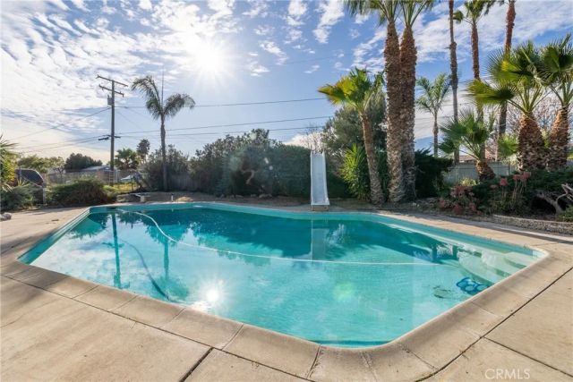 1098 Richards, Perris, CA 92571