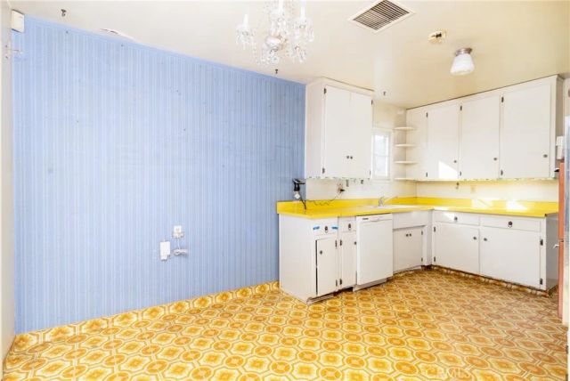 1098 Richards, Perris, CA 92571