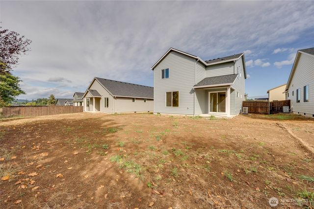 940 RW Fletcher Street, Winlock, WA 98596