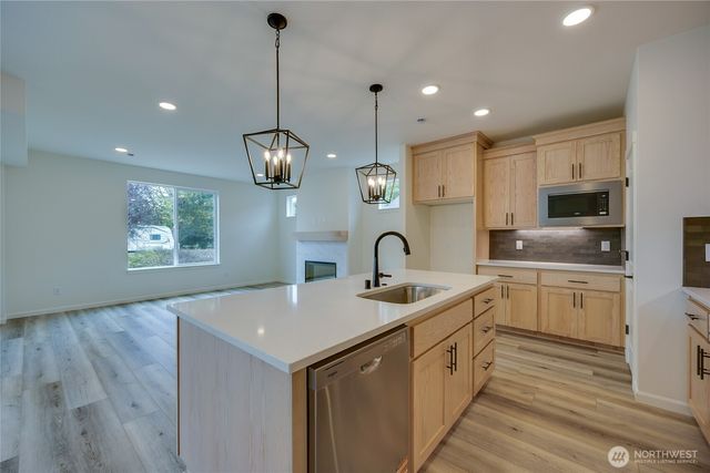 940 RW Fletcher Street, Winlock, WA 98596