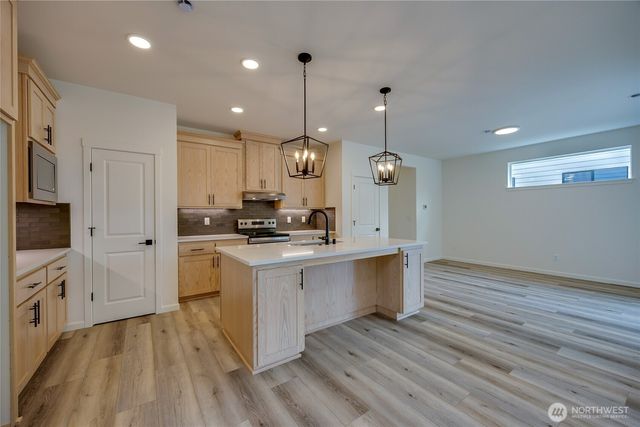 940 RW Fletcher Street, Winlock, WA 98596