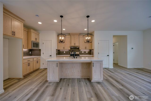 940 RW Fletcher Street, Winlock, WA 98596