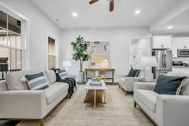 1035 Northside Drive, Dickson, TN 37055