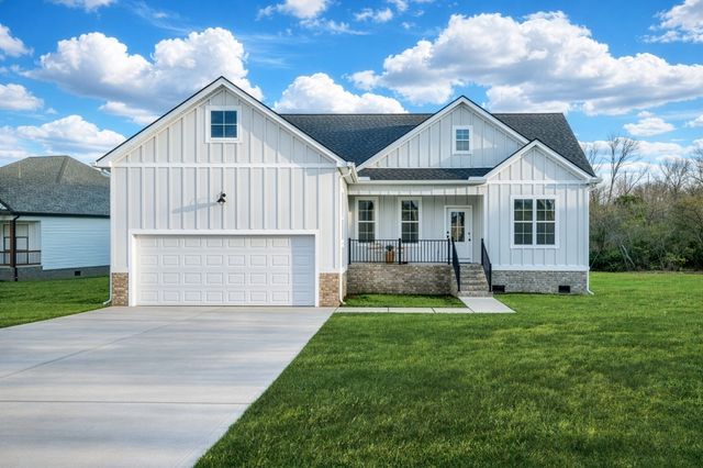 1035 Northside Drive, Dickson, TN 37055