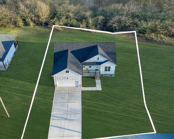 1035 Northside Drive, Dickson, TN 37055