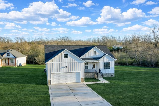 1035 Northside Drive, Dickson, TN 37055