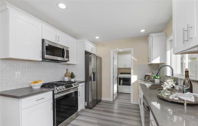 715 N Sunrise Way, Palm Springs, CA 92262