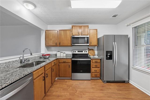 2906 Queen Anne Court, Sandy Springs, GA 30350
