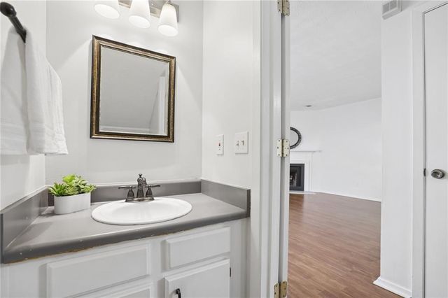 2906 Queen Anne Court, Sandy Springs, GA 30350