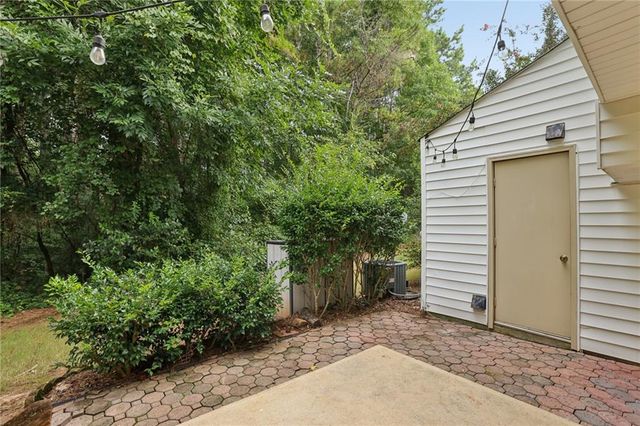 2906 Queen Anne Court, Sandy Springs, GA 30350