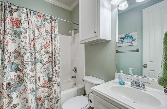 3541 Hannas Reef, Crystal Beach, TX 77650