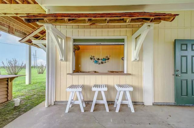 3541 Hannas Reef, Crystal Beach, TX 77650