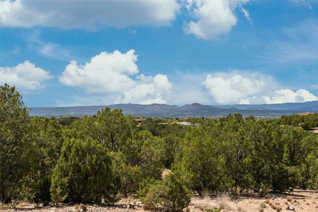 19 Painted Horse, Santa Fe, NM 87506