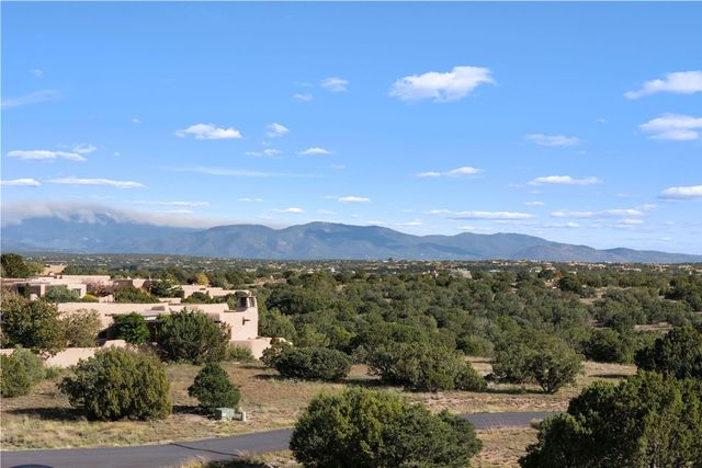19 Painted Horse, Santa Fe, NM 87506