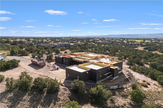 19 Painted Horse, Santa Fe, NM 87506