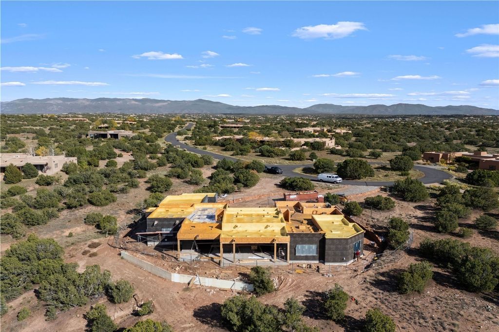 19 Painted Horse, Santa Fe, NM 87506