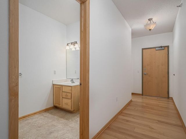 750 Mainstreet 206, Hopkins, MN 55343