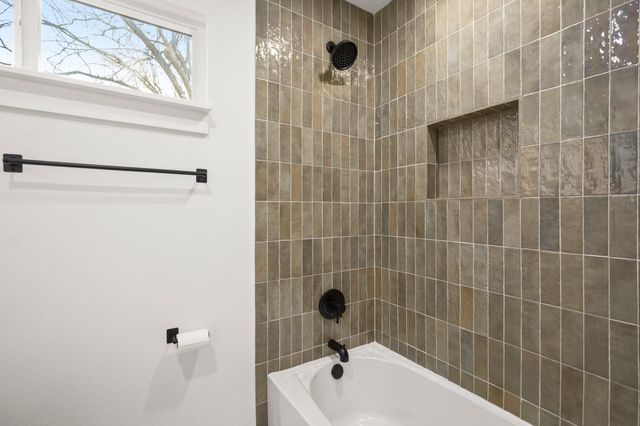 1004 Berrywood DR, Austin, TX 78753