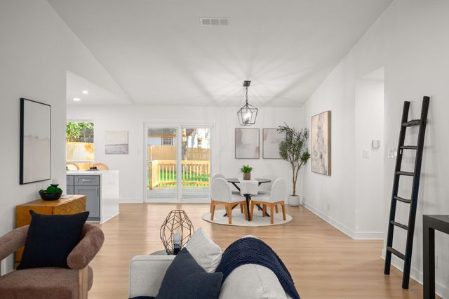 1004 Berrywood DR, Austin, TX 78753