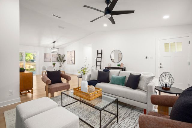 1004 Berrywood DR, Austin, TX 78753