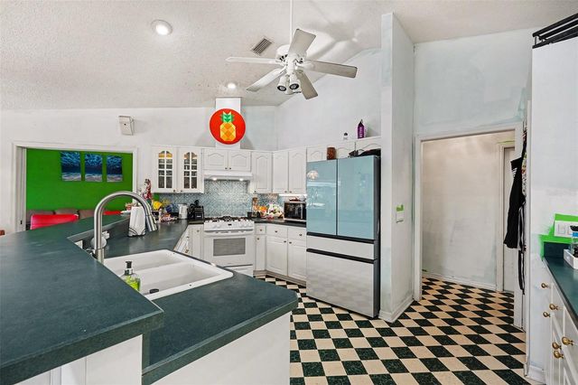 12 MATRICARIA COURT, Homosassa, FL 34446