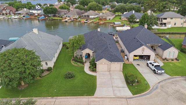 13681 Lakeside Place Drive, Willis, TX 77318