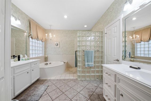 13681 Lakeside Place Drive, Willis, TX 77318