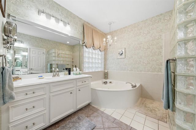 13681 Lakeside Place Drive, Willis, TX 77318