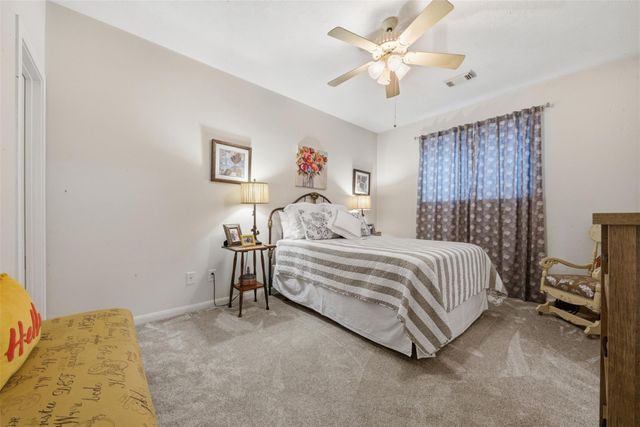 13681 Lakeside Place Drive, Willis, TX 77318