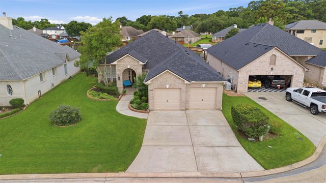 13681 Lakeside Place Drive, Willis, TX 77318