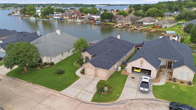 13681 Lakeside Place Drive, Willis, TX 77318
