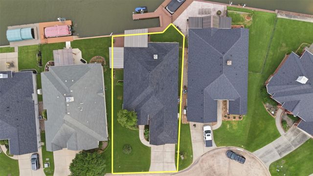 13681 Lakeside Place Drive, Willis, TX 77318