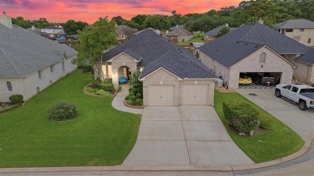 13681 Lakeside Place Drive, Willis, TX 77318