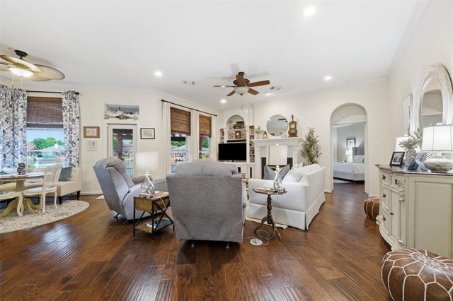 13681 Lakeside Place Drive, Willis, TX 77318