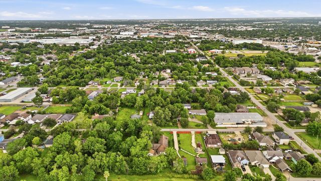 9318 Klondike Street, Houston, TX 77075