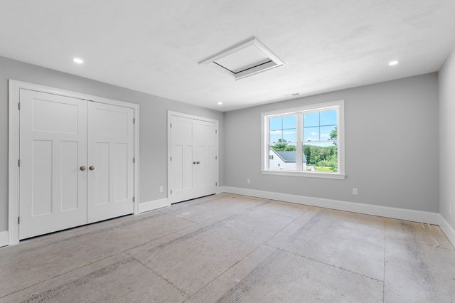 10 Boot Shop Road 10, Upton, MA 01568