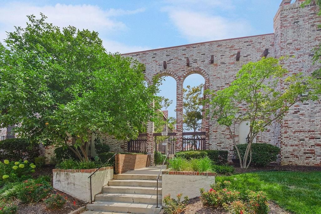 5013 Walnut Street C, Kansas City, MO 64112