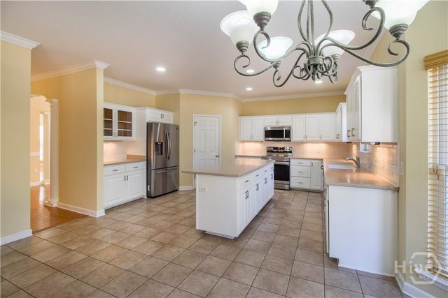 8 Lee Hall Drive, Savannah, GA 31419