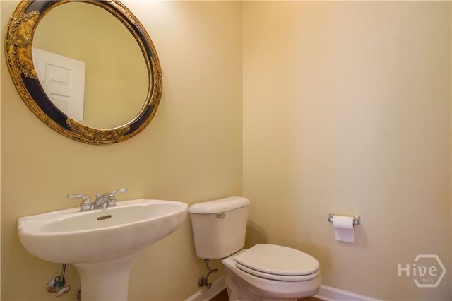 8 Lee Hall Drive, Savannah, GA 31419