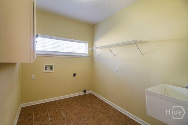 8 Lee Hall Drive, Savannah, GA 31419