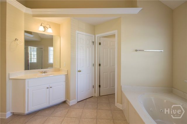 8 Lee Hall Drive, Savannah, GA 31419