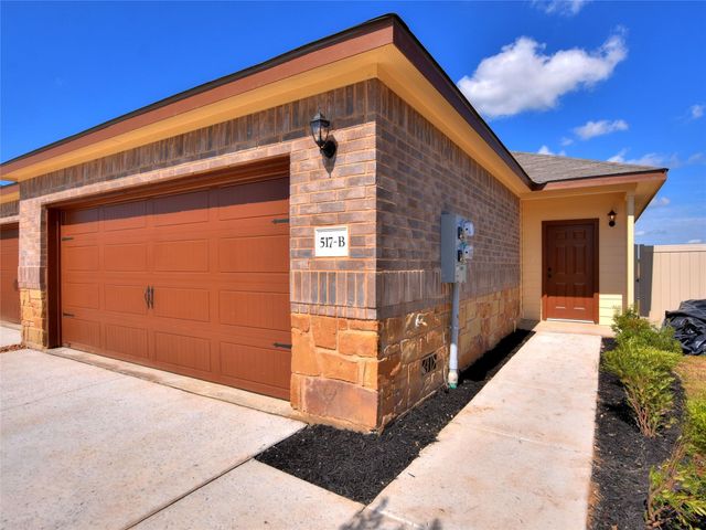 517 Jack Rabbit LN B, Buda, TX 78610