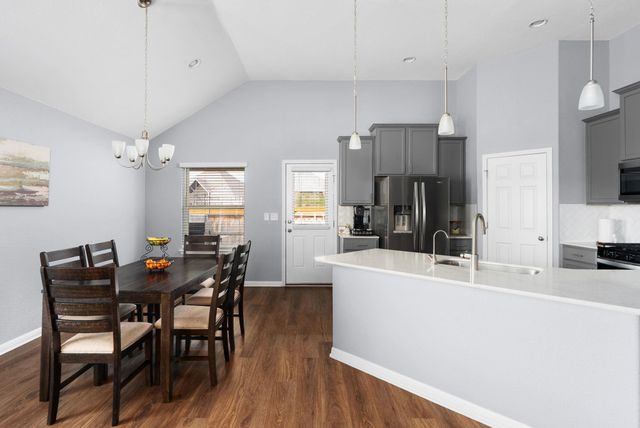143 Dogvane CIR, Kyle, TX 78640