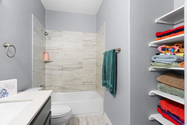 143 Dogvane CIR, Kyle, TX 78640